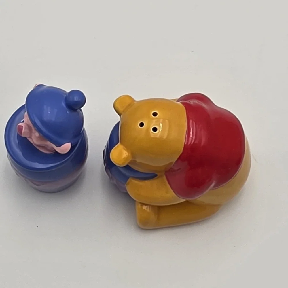 Disney Winnie the‎ Pooh & Piglet Salt and Pepper Shakers READ